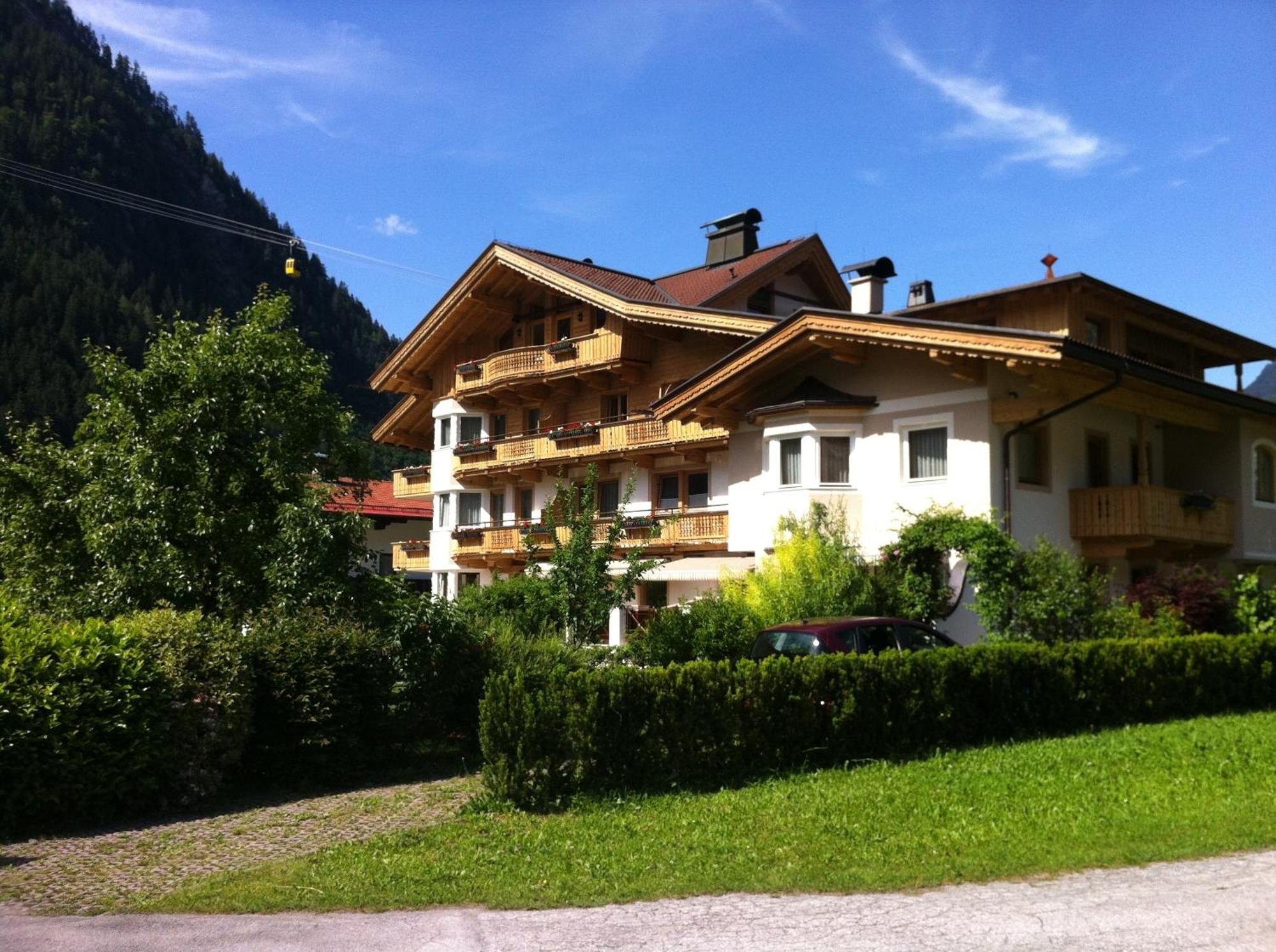 Aparthotel Apart Austria Mayrhofen Zewnętrze zdjęcie